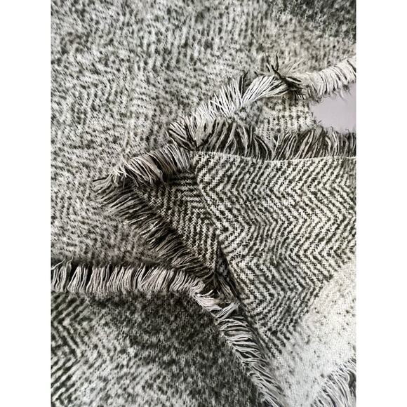 Ann Taylor Herringbone Shawl Wrap Fringe 117.5x26.5 Gray Cream - Picture 2 of 5